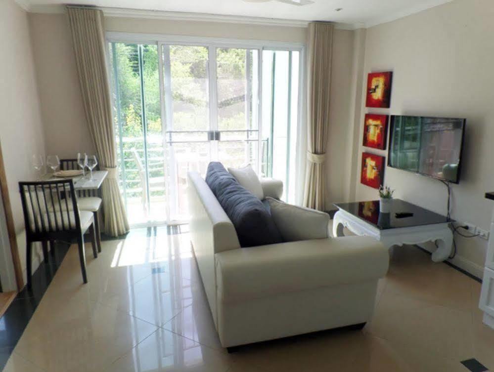 Westbury Residence Pattaya Bagian luar foto