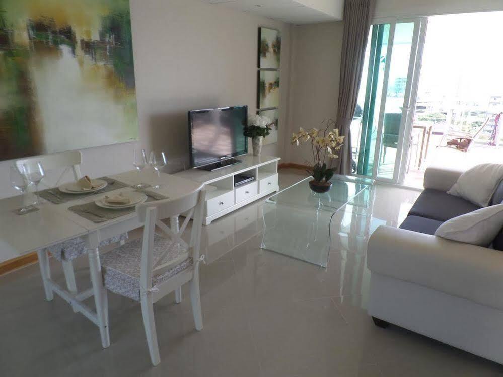 Westbury Residence Pattaya Bagian luar foto